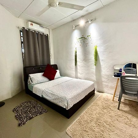 Entire 33 Cozy House • 3 Bedroom @ Alma Bukit Mertajam Exterior photo
