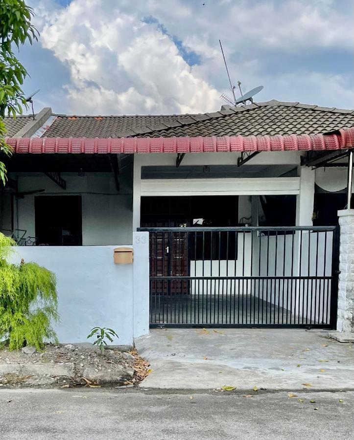 Entire 33 Cozy House • 3 Bedroom @ Alma Bukit Mertajam Exterior photo